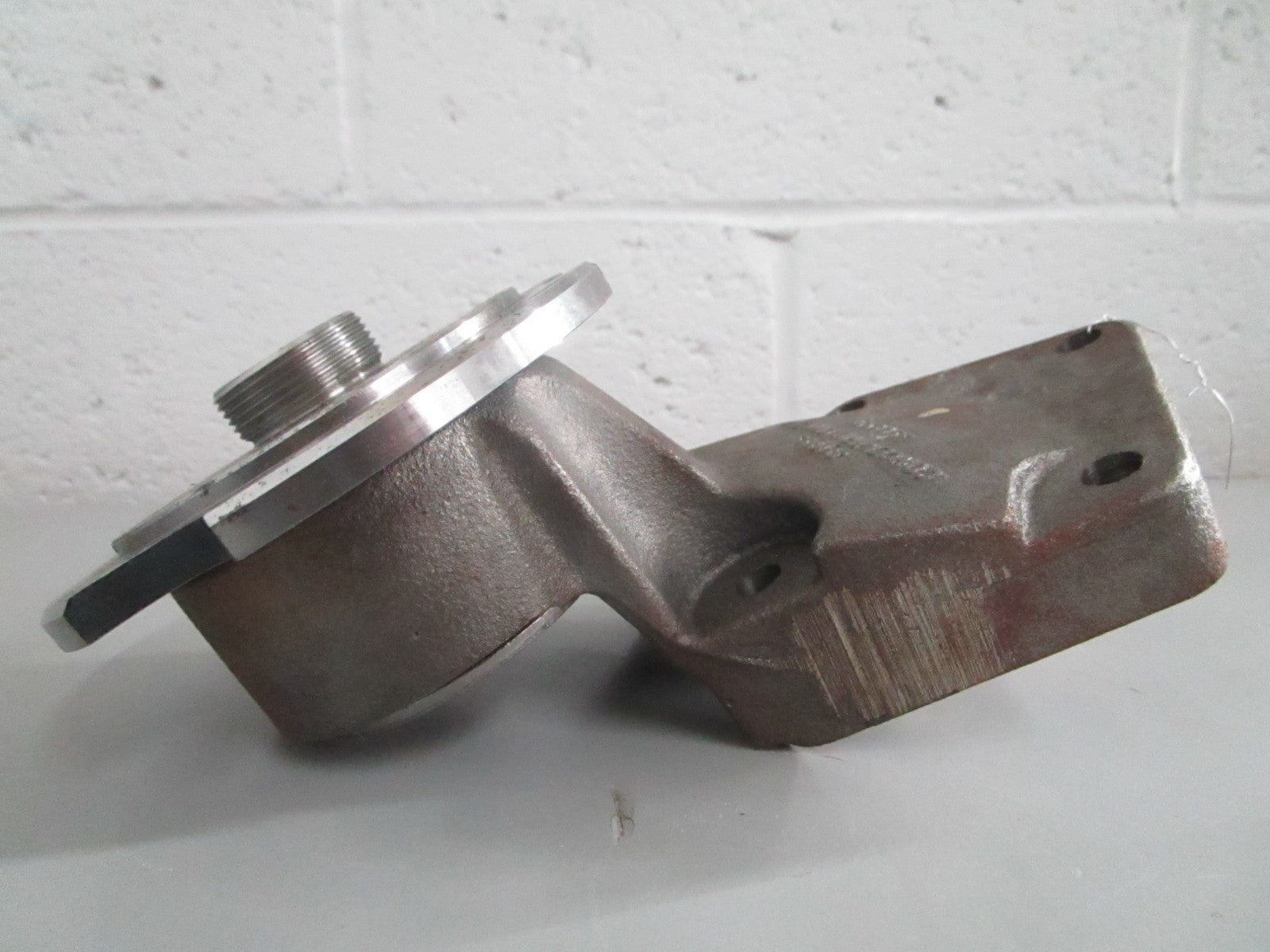 NEW OEM 3968955 3968956 Cummins Fan Support 0820