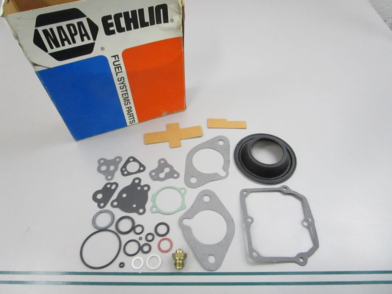 NEW 2-1221A Replaces: 803208 NAPA Carburetor Repair Kit 0810