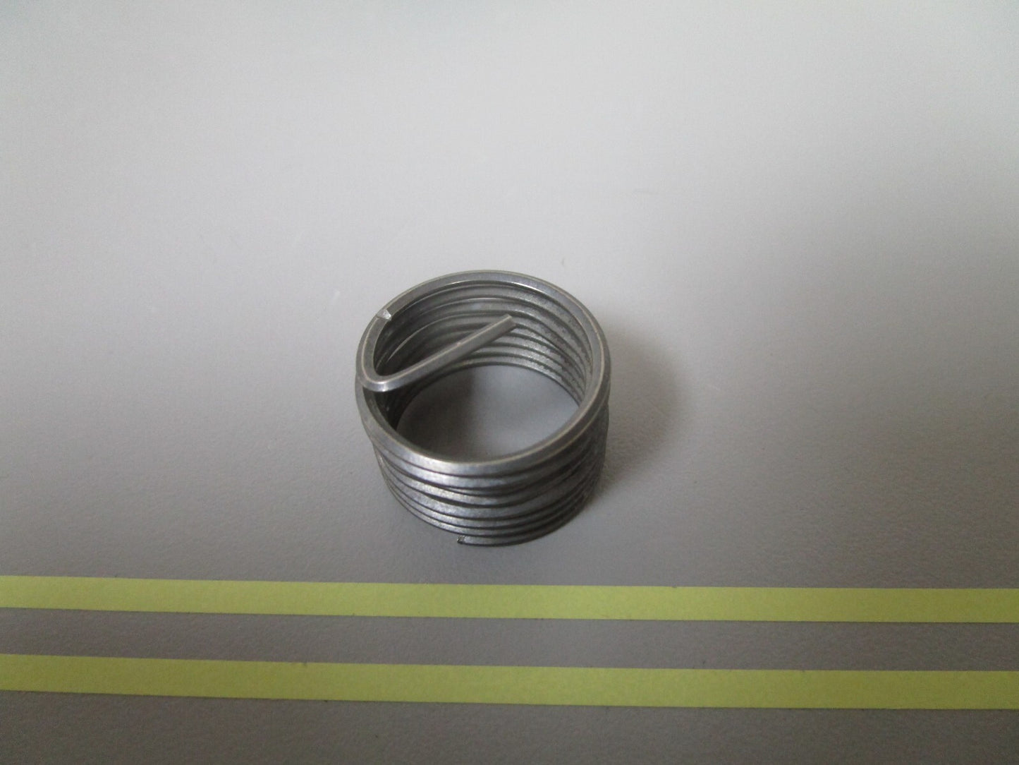 *NEW OEM* 0810 OMC Johnson Evinrude Screw Insert 913412 0913412