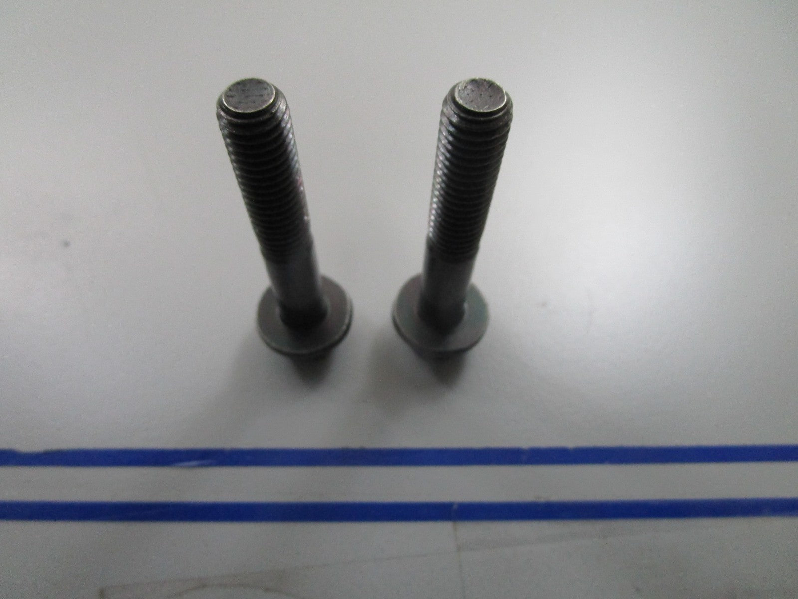 *NEW OEM* (LOT OF 2) 0810 Volvo Penta Flange Screw 948217
