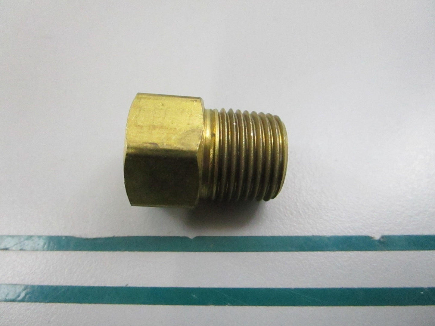 NEW OEM 908951 0908951 OMC Johnson Evinrude Fitting 0810