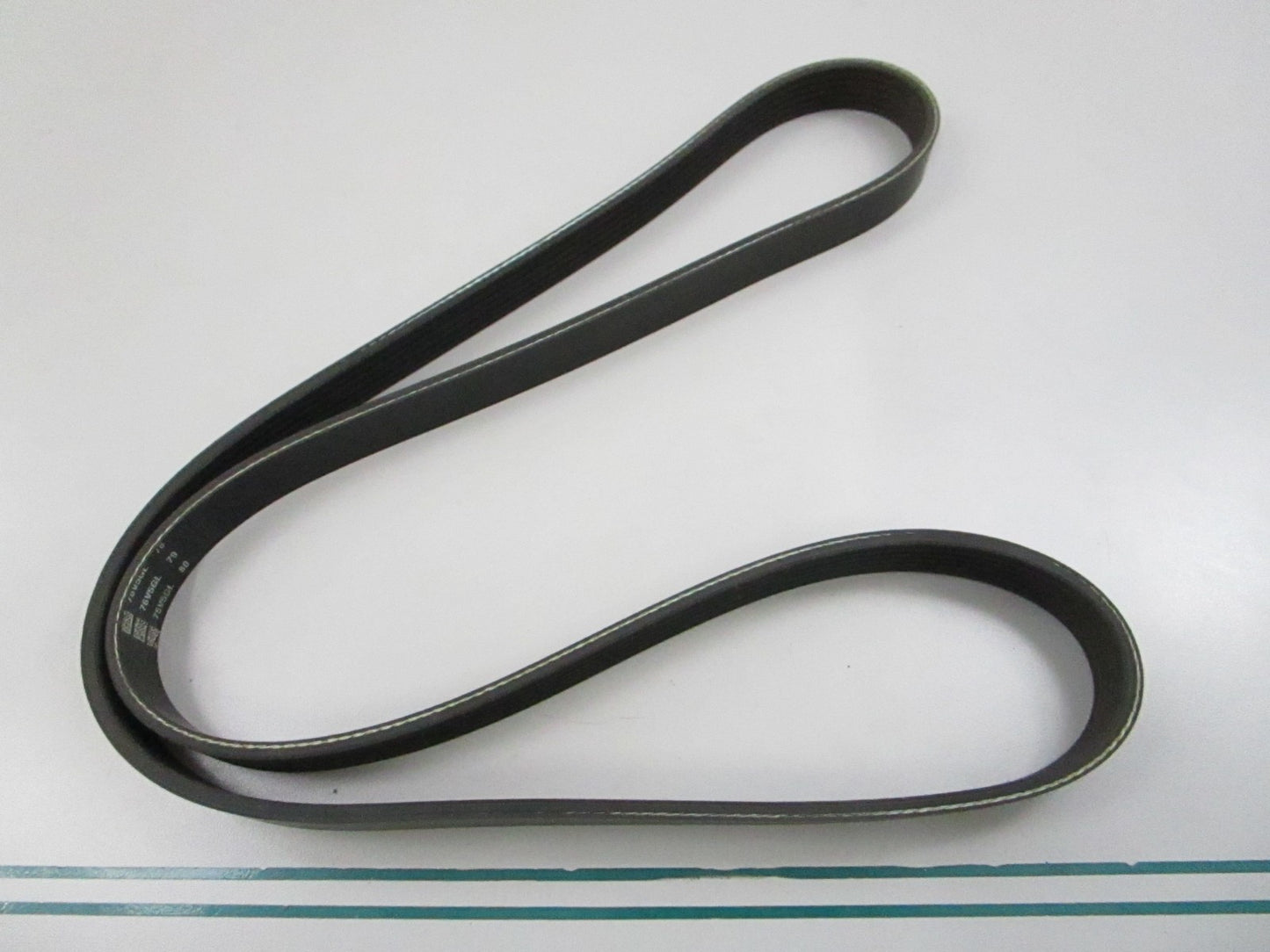 Gates K060529 Micro-V Serpentine Belt 6-Rib 52.95in NEW 0810