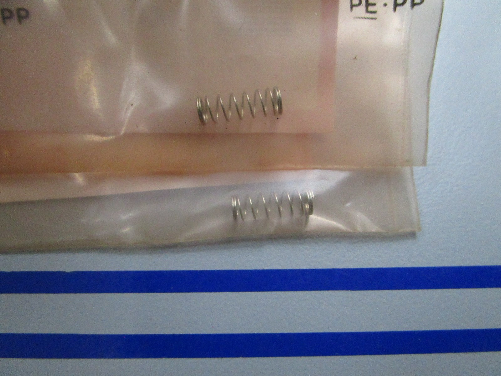 NEW OEM (LOT OF 2) Honda 28443-ZH8-003 Return Spring 0810