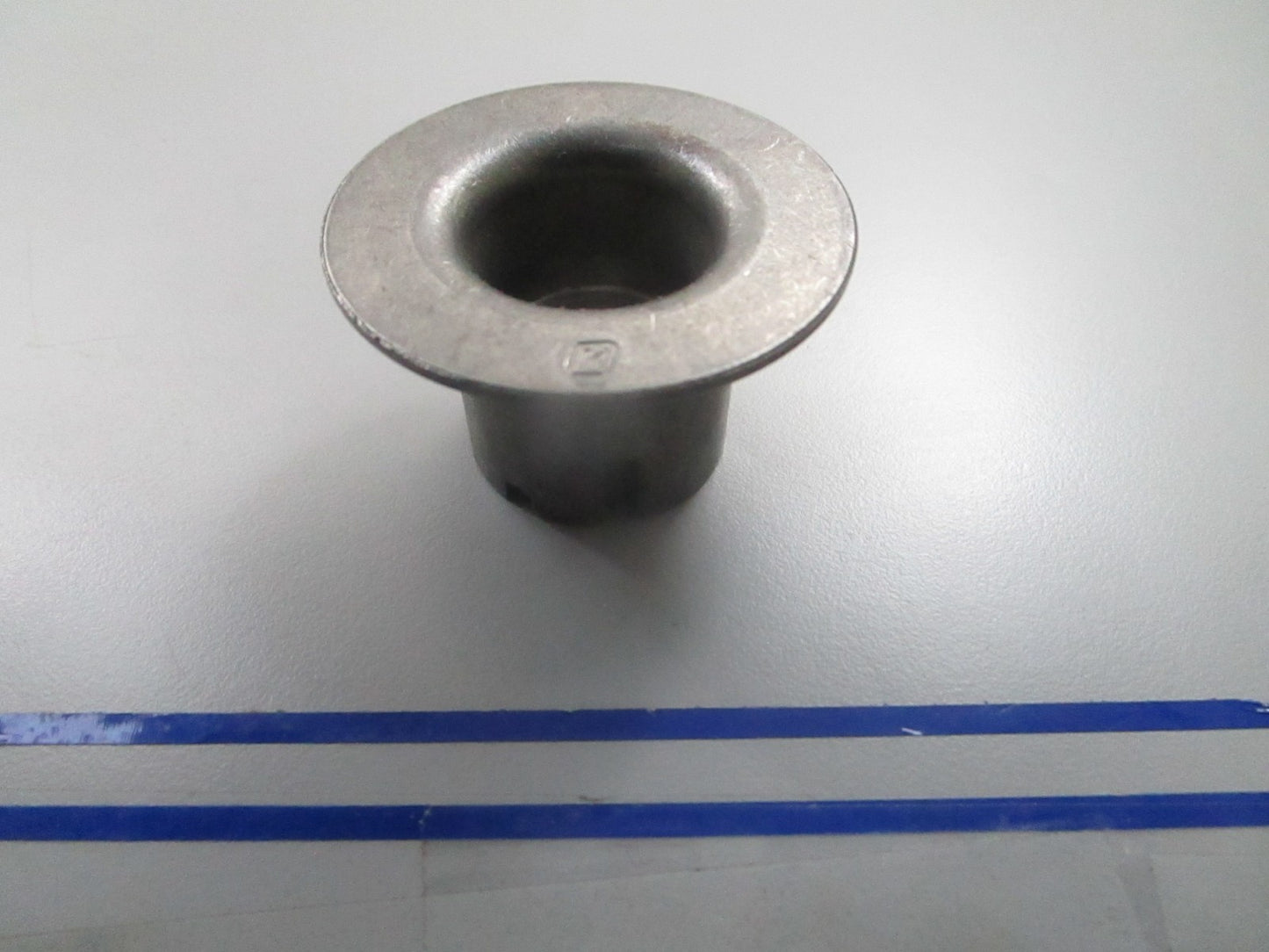 *NEW OEM* 0810 OMC Johnson Evinrude Spindle 330524 0330524