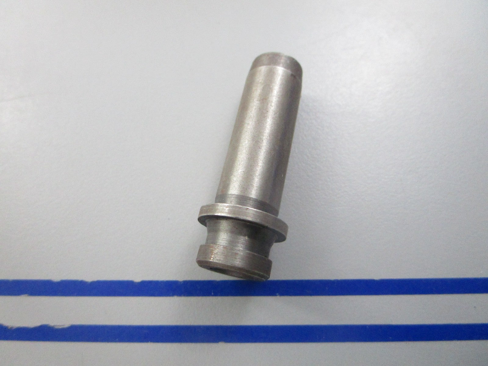 NEW OEM 185-2068 Onan Intake Valve Guide 0810