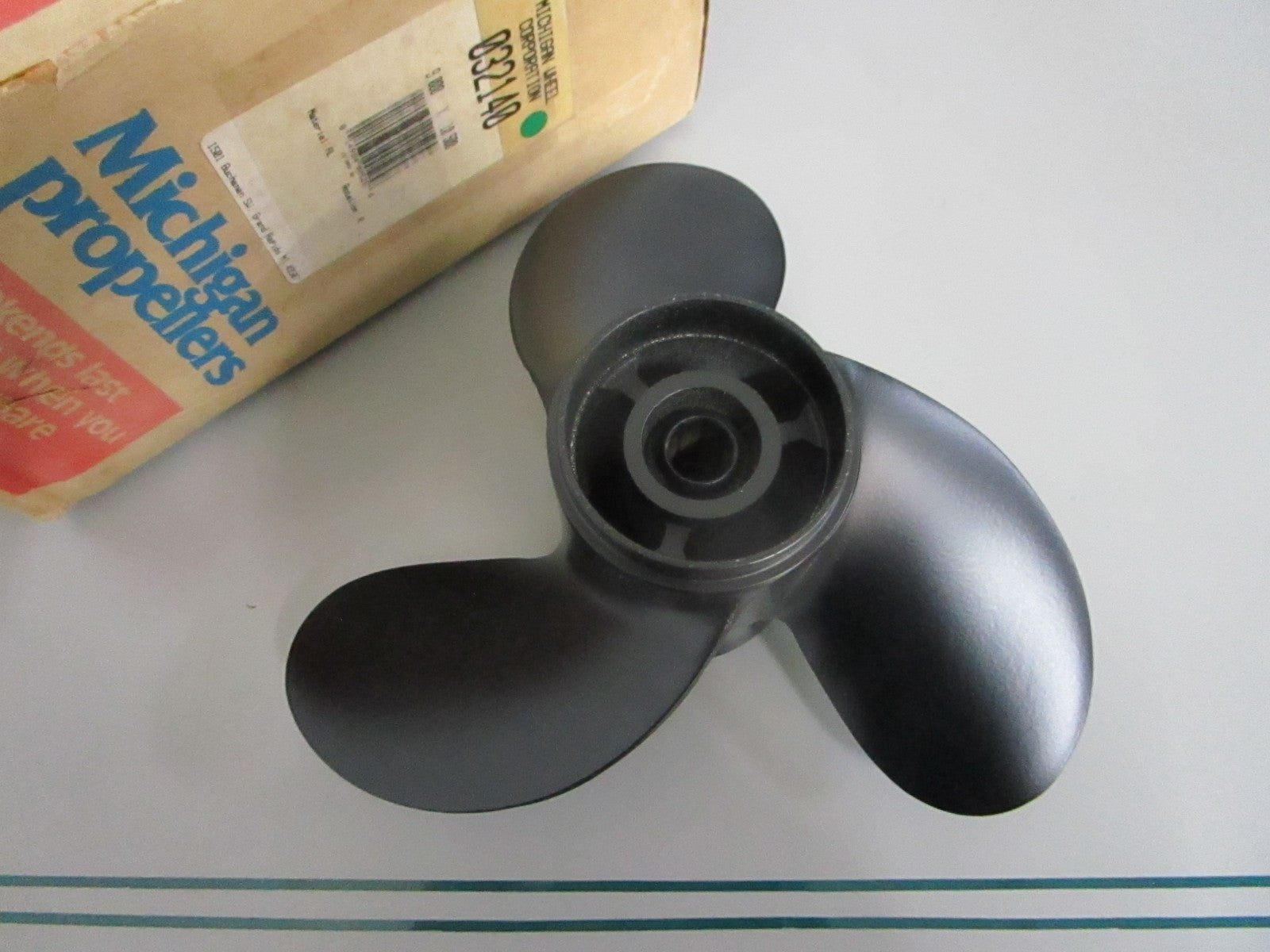 NEW 032140 Michigan Wheel 9 × 10.5 Propeller 0820