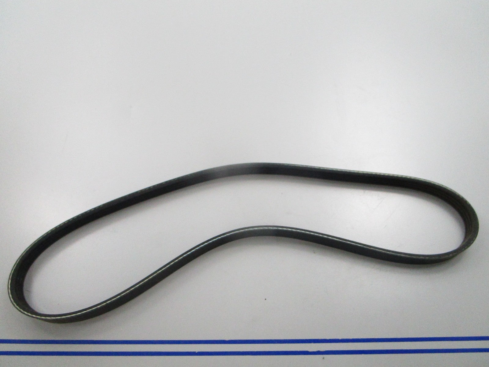 NEW K040335 Gates Micro-V Serpentine Belt 0810