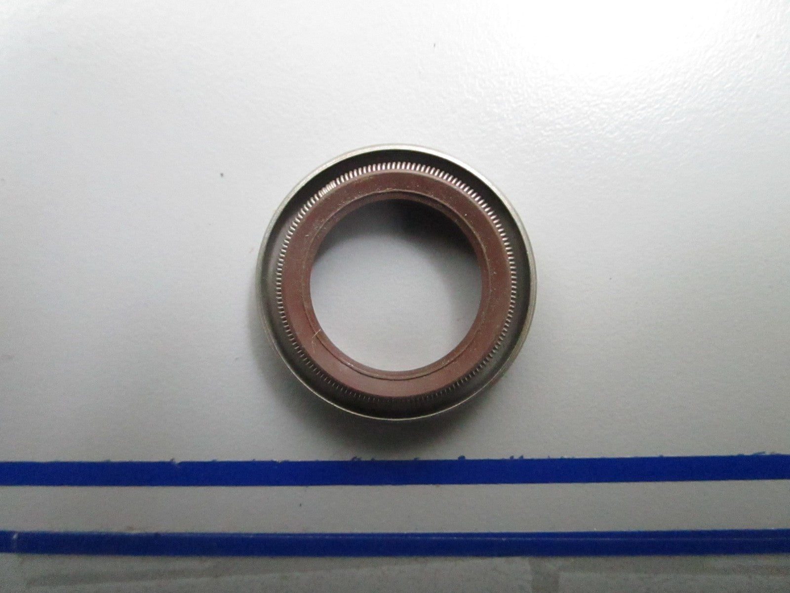 *NEW OEM* 0810 OMC Johnson Evinrude Seal 339014 0339014