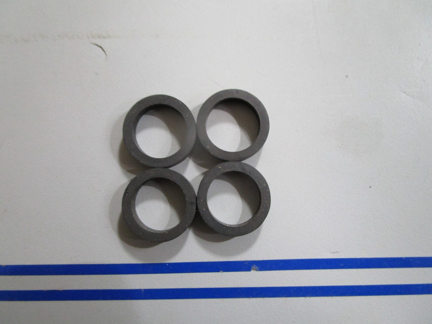 *NEW* (LOT OF 4) 0810 Sierra Rubber Seal Gasket 18-2935 Replaces: Volvo 418411-5