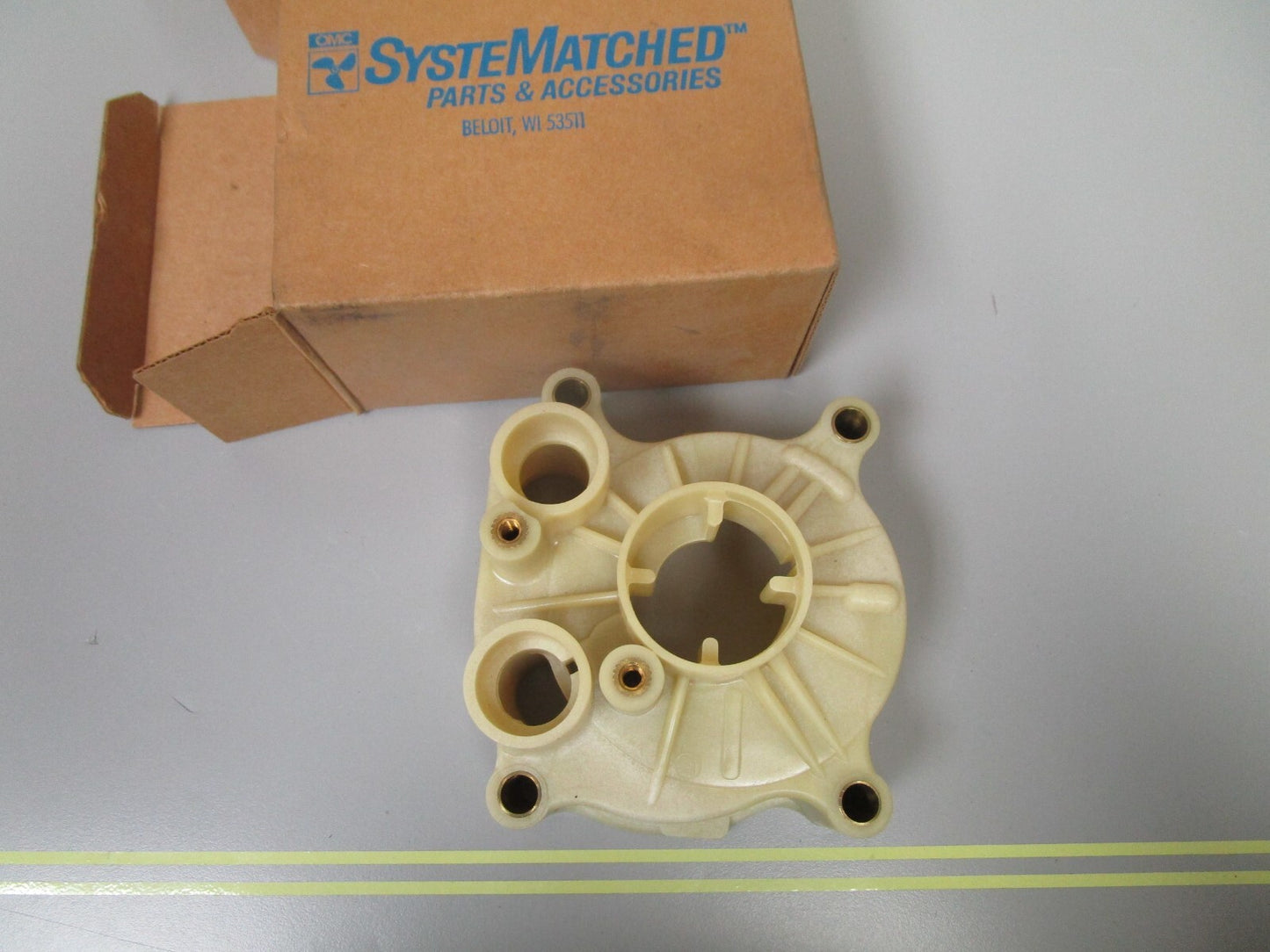 *NEW OEM* 0810 OMC Johnson Evinrude Impeller Housing Assembly 385801 0385801