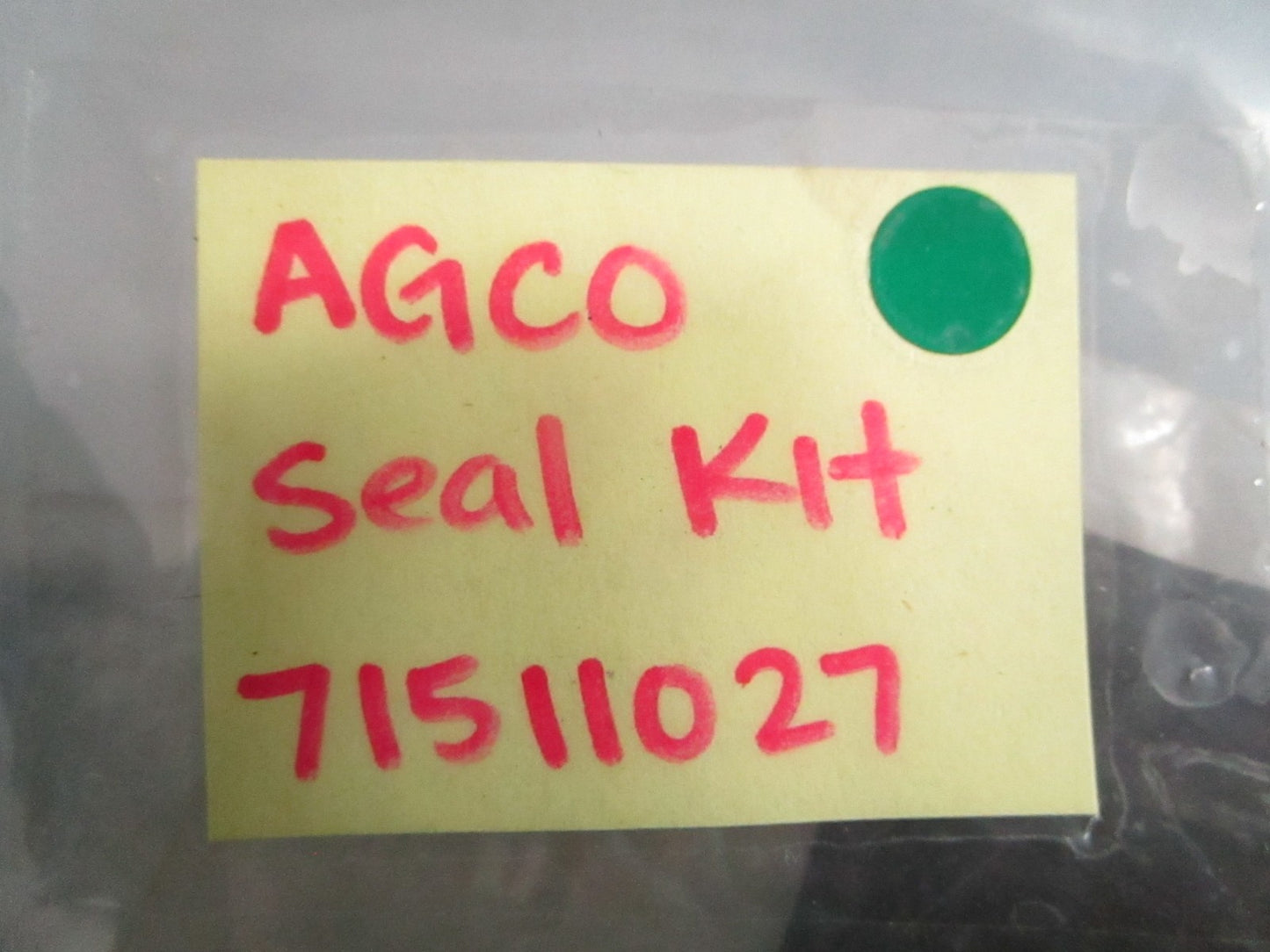 NEW OEM 71511027 AGCO Seal Kit 0820