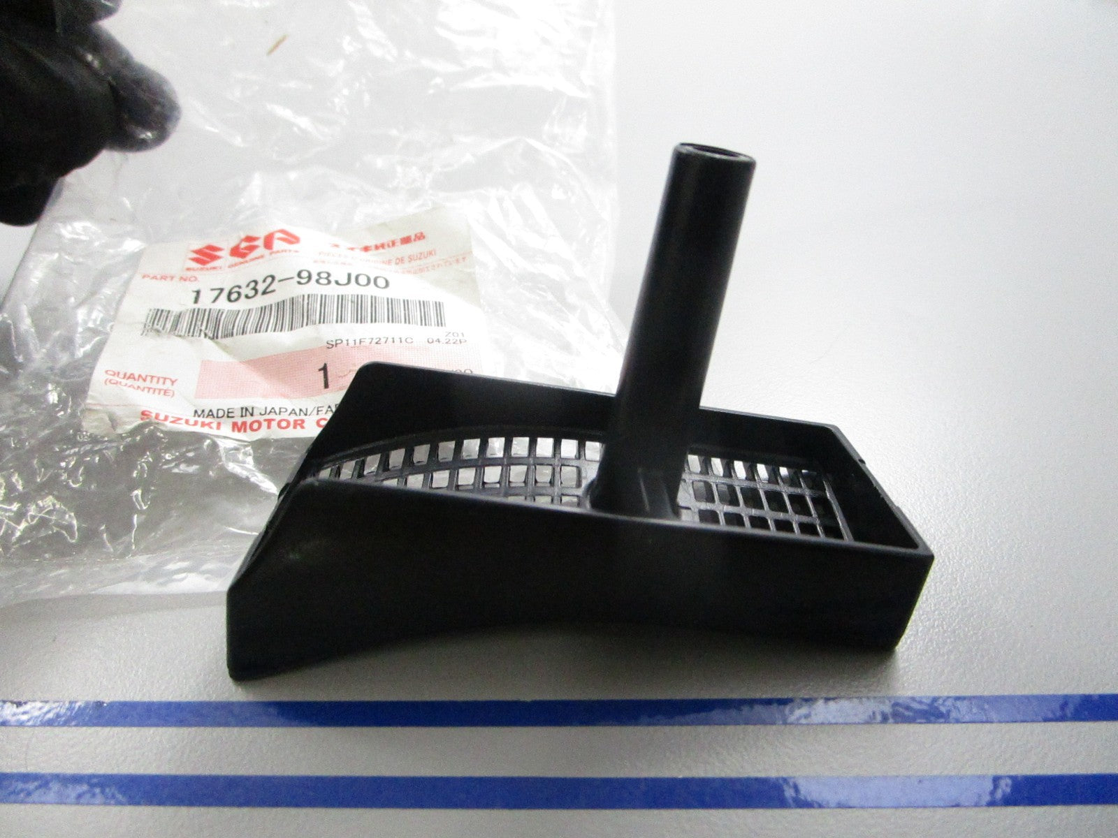 *NEW OEM* 0810 Suzuki STBD Water Filter 17632-98J00