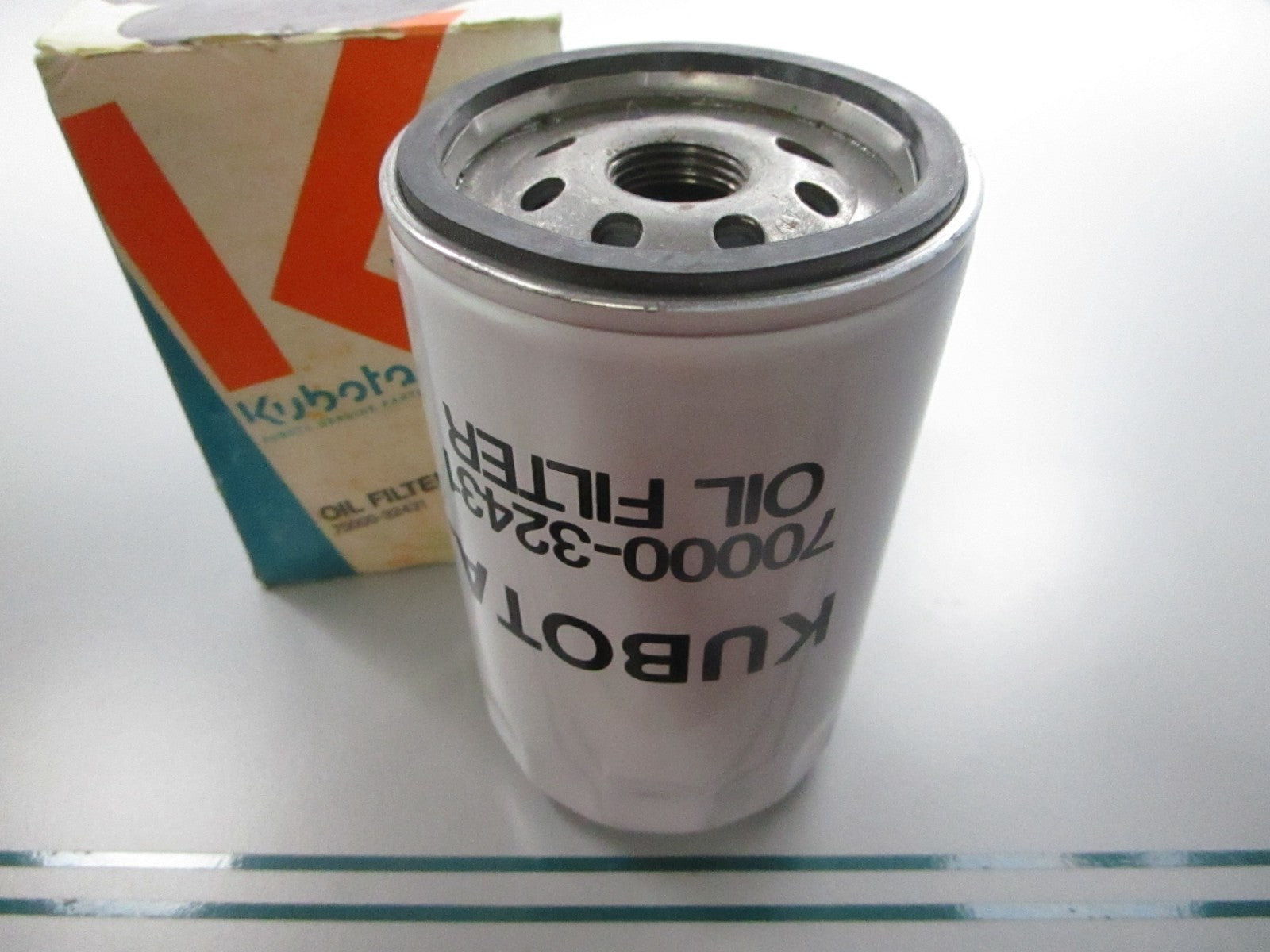 NEW OEM 70000-32431 Kubota Oil Filter 0810
