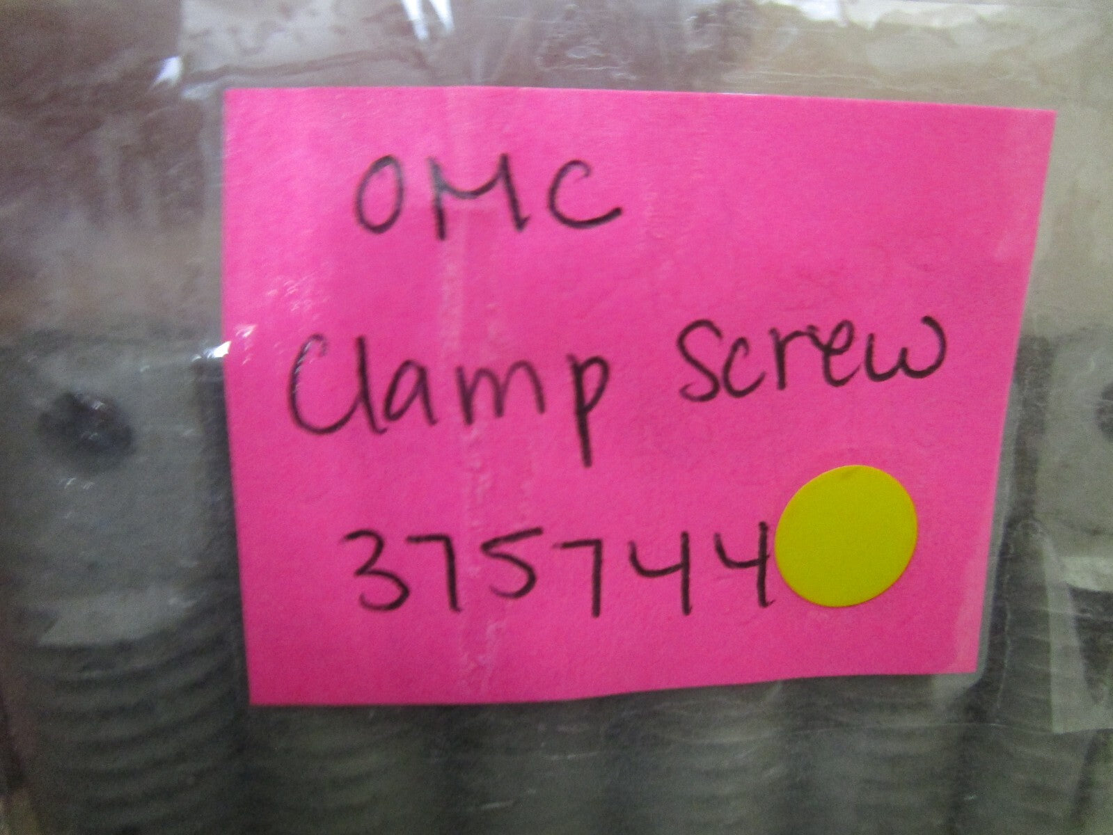 *NEW OEM* 0750 OMC Johnson Evinrude CLAMP SCREW 375744 0375744