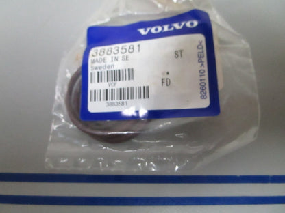 *NEW OEM* 0810 Volvo Penta Seal Kit 3883581