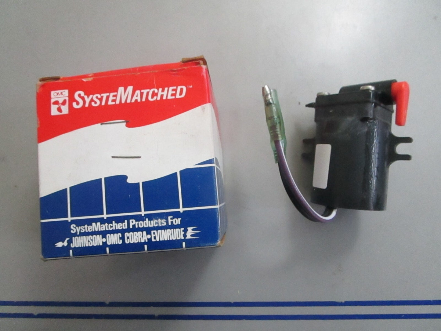 *NEW OEM* 0820 OMC Johnson Evinrude Fuel Primer 435225 0435225 338180