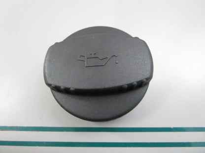 NEW OEM 1110180302 Mercedes-Benz Oil Filler Cap 0810