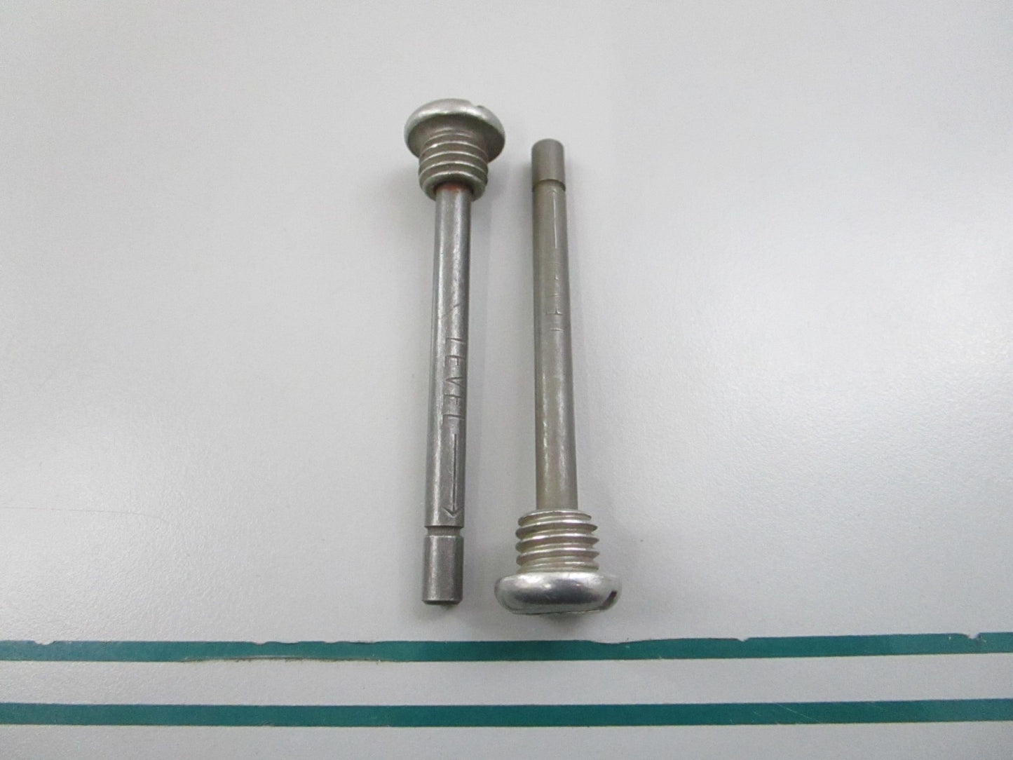 NEW OEM (LOT OF 2) 980657 0980657 OMC Johnson Evinrude Plug 0810