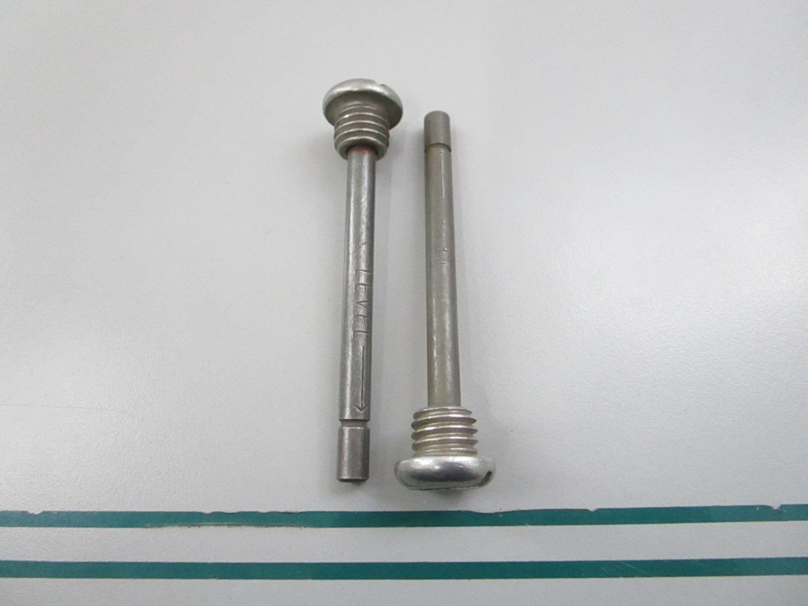 NEW OEM (LOT OF 2) 980657 0980657 OMC Johnson Evinrude Plug 0810