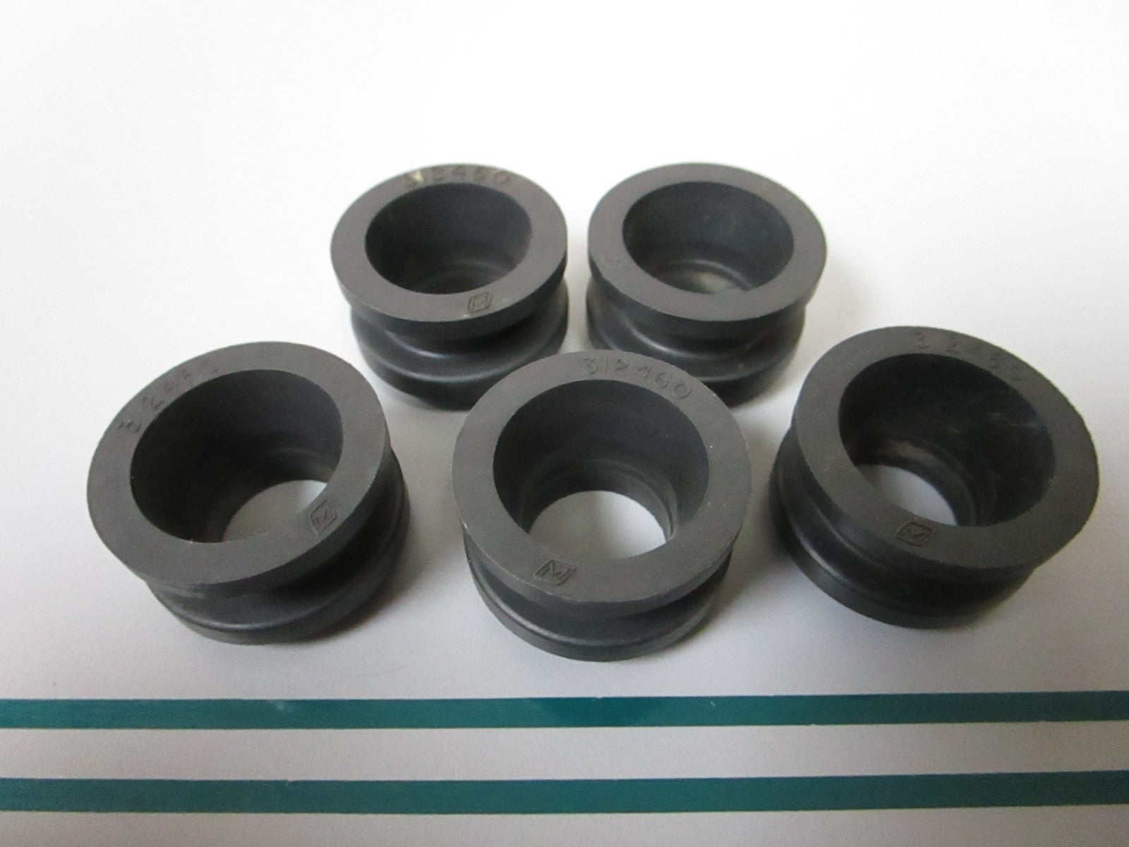NEW OEM (LOT OF 5) 312460 0312460 OMC Johnson Evinrude Grommet 0810