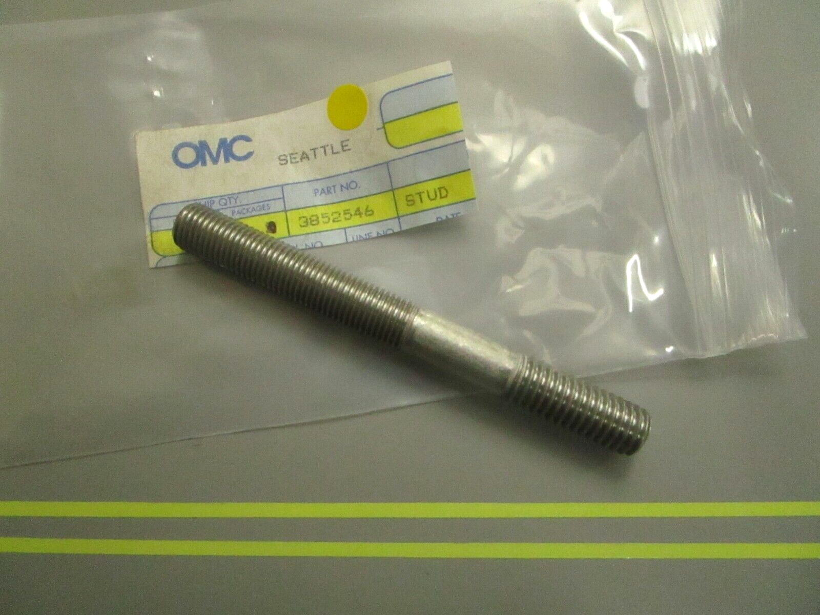 *NEW OEM* 0810 OMC Johnson Evinrude Stud 3852546