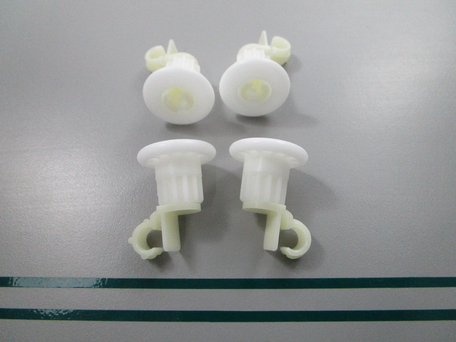 NEW OEM WD12X10327 GE Roller & Stud Assembly 0810