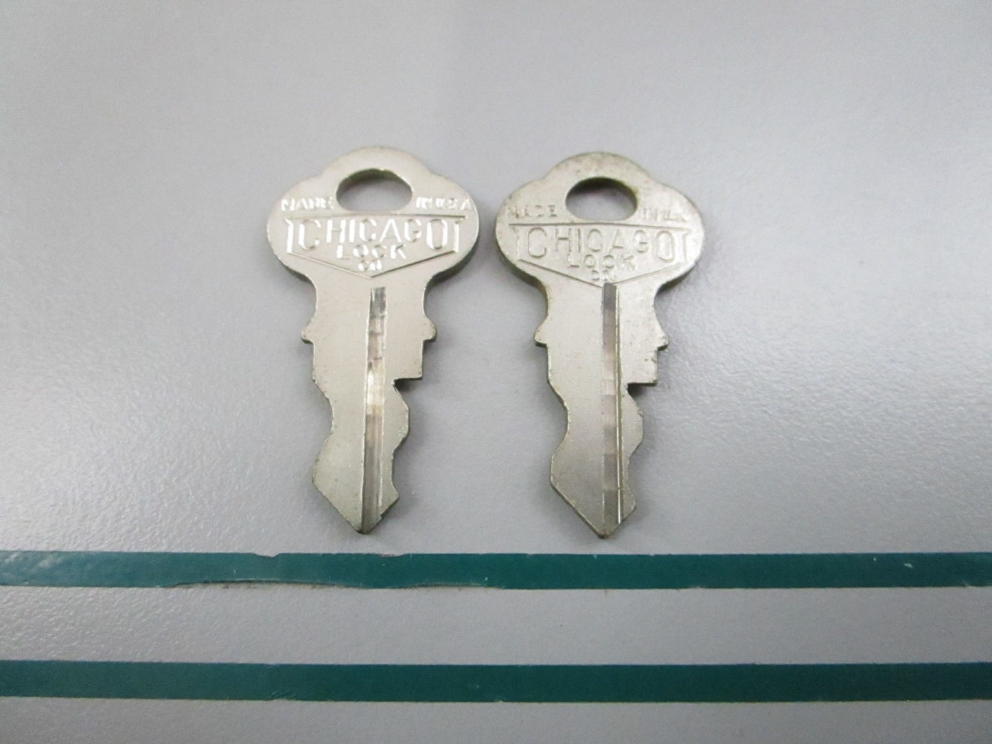NEW OEM (LOT OF 2) 501590 0501590 OMC Johnson Evinrude KF75 Ignition Key 0810