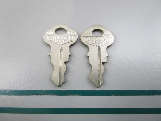 NEW OEM (LOT OF 2) 501590 0501590 OMC Johnson Evinrude KF75 Ignition Key 0810