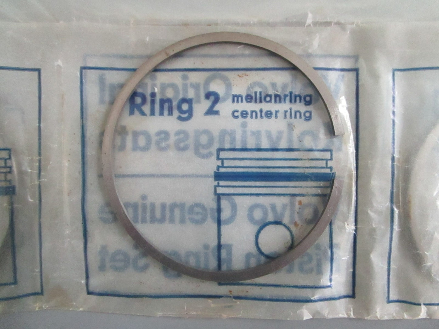 *NEW OEM* 0820 Volvo Penta 3 Piston Ring Set 876115