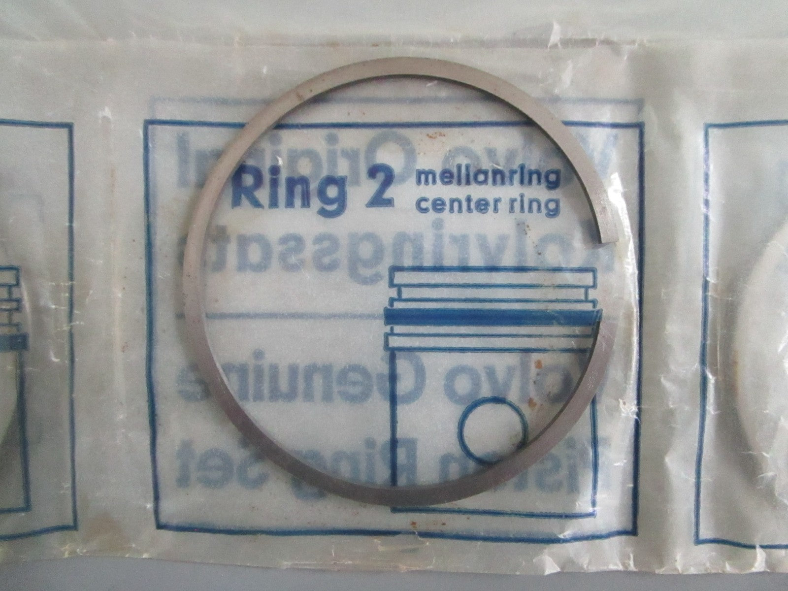 *NEW OEM* 0820 Volvo Penta 3 Piston Ring Set 876115
