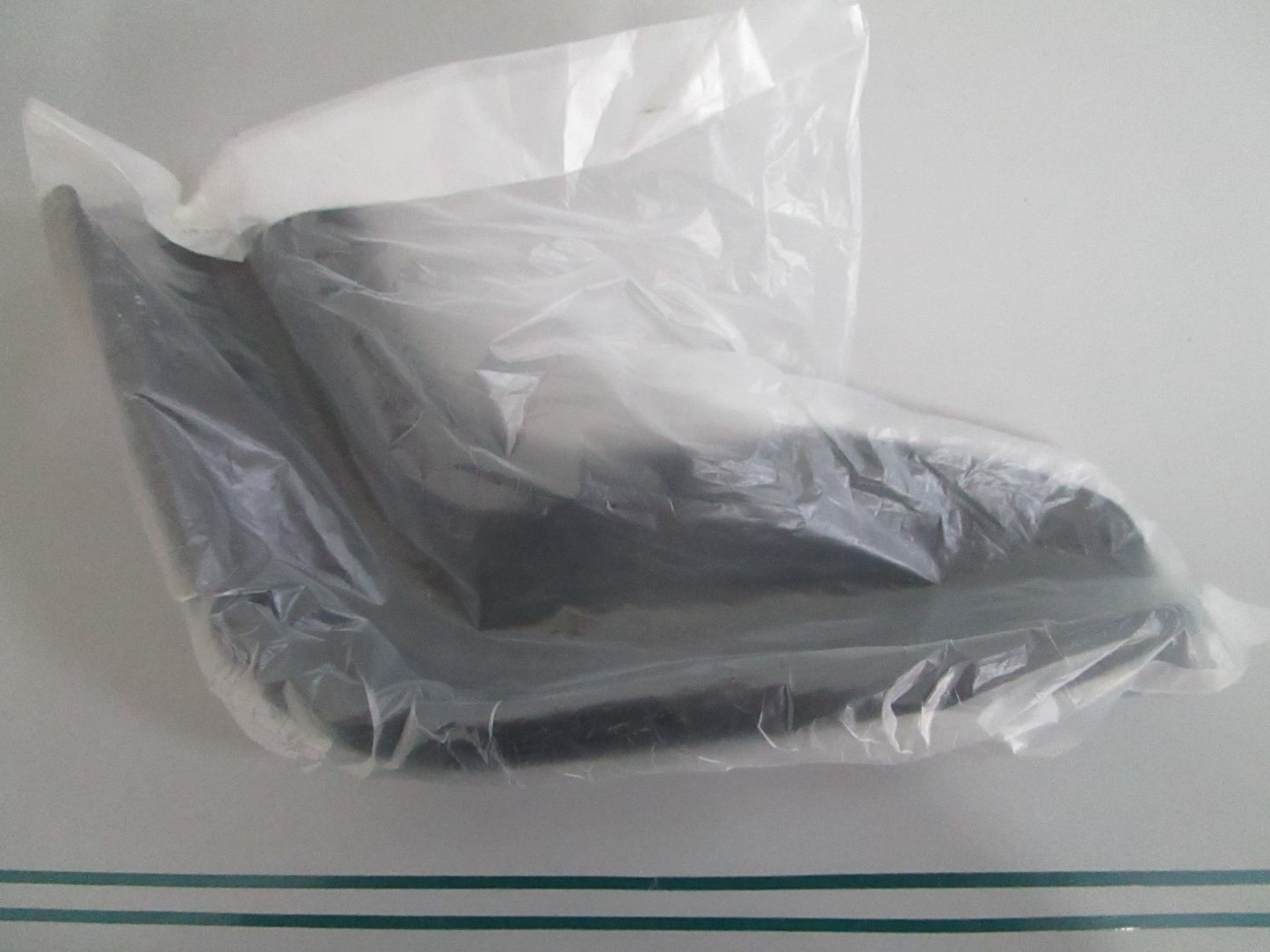 Yamaha GM6-6251E-10-00 Gunwale Stern 2 SuperJet SJ700 PWC Black NEW OEM 0820