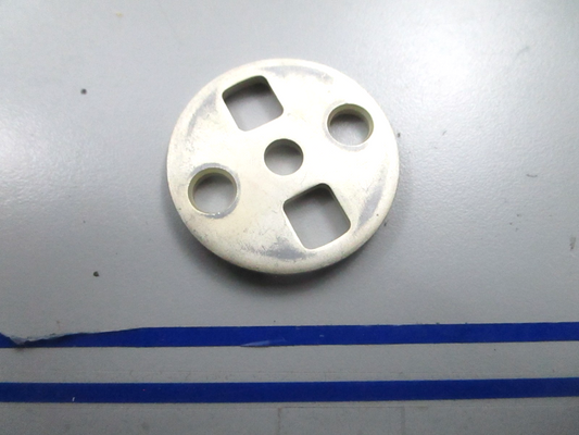 *NEW OEM* 0810 OMC Johnson Evinrude Retaining Plate 338956 0338956