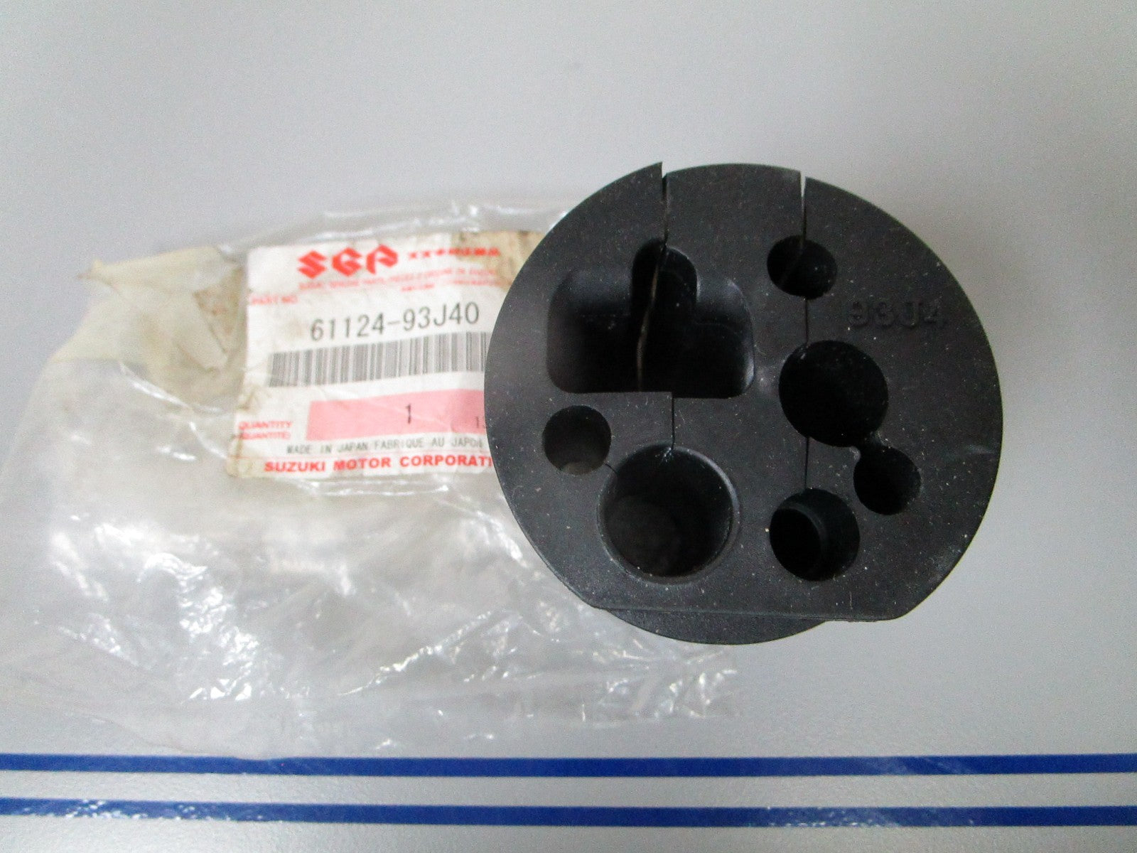 NEW OEM 61124-93J40 Suzuki Remocon Cable Grommet 0720
