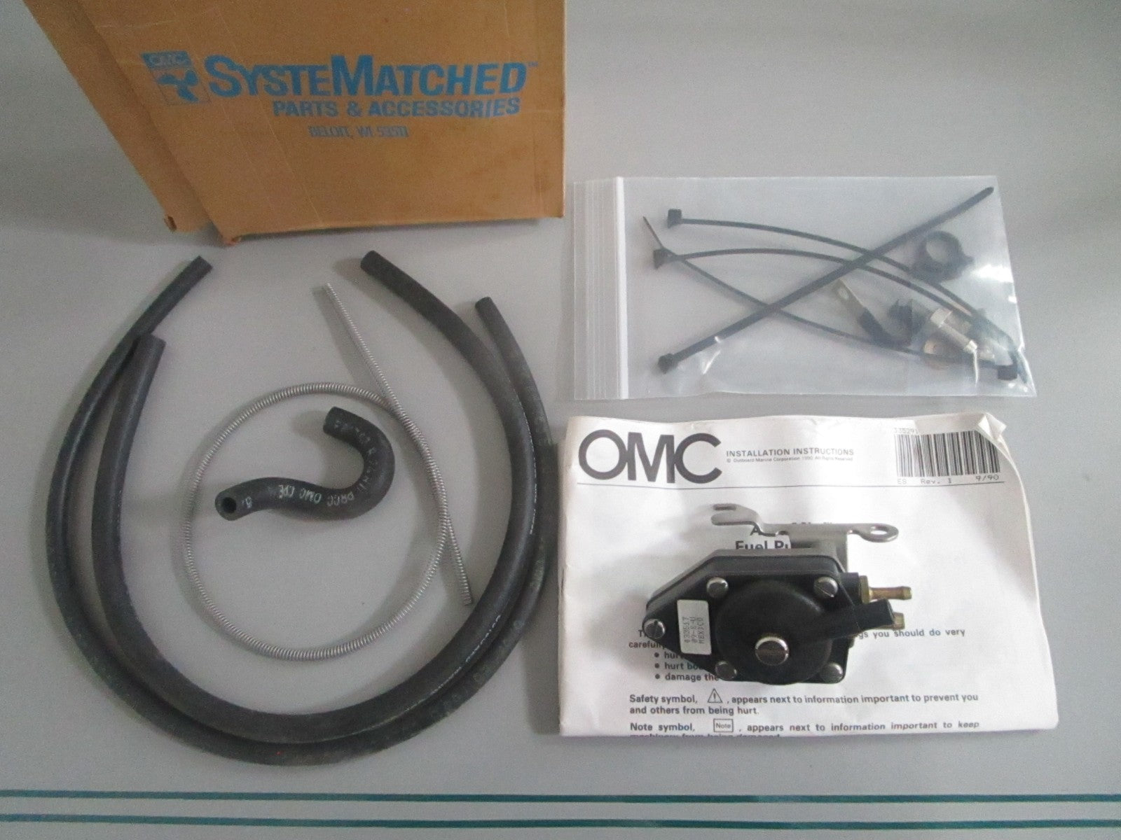NEW OEM 431960 0431960 OMC Johnson Evinrude Fuel Pump Kit 0820