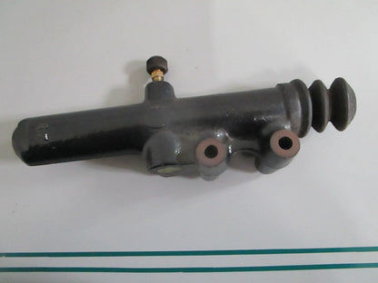 NEW OEM 0002957806 Mercedes-Benz Clutch Master Cylinder 0820