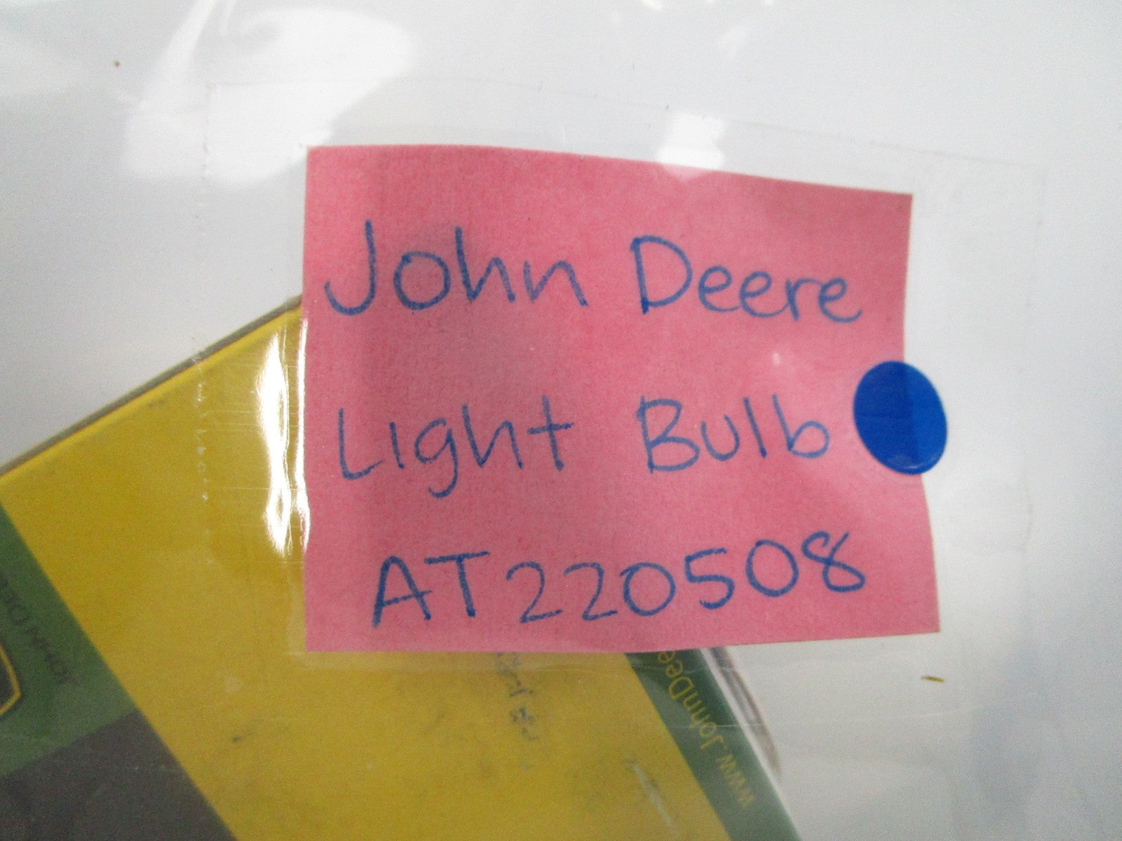 NEW OEM AT220508 John Deere Light Bulb 0810