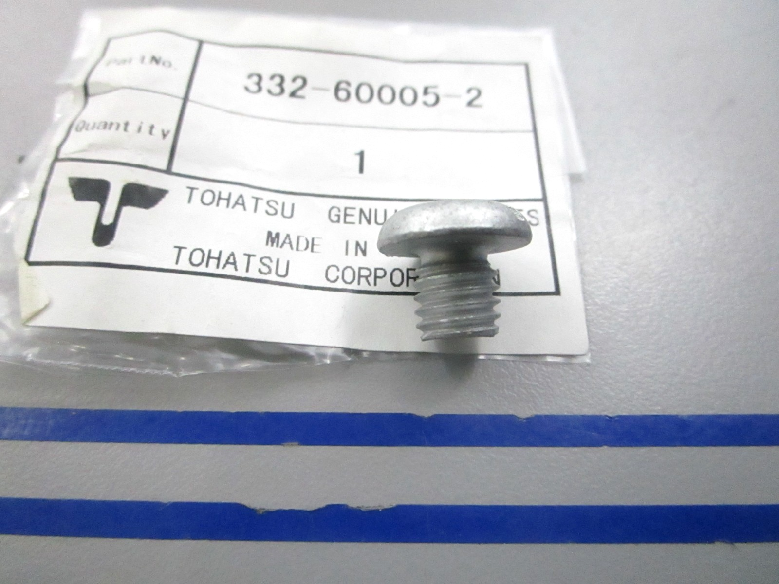 NEW OEM 332-60005-2 332600052 Tohatsu Plug 0810