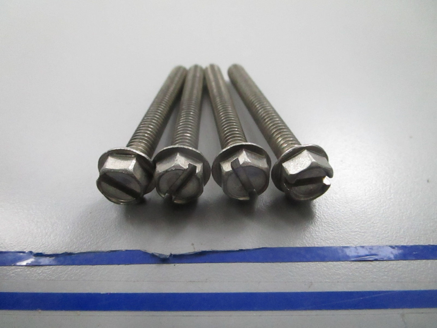 *NEW OEM* (LOT OF 4) 0810 OMC Johnson Evinrude Screw 334844 0334844