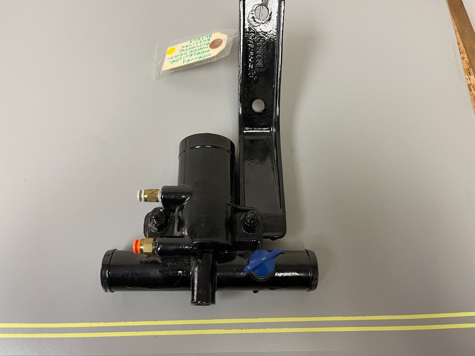 *NEW OEM* 0720 Mercury Mercruiser Water Drain Actuator 863717A2 863863