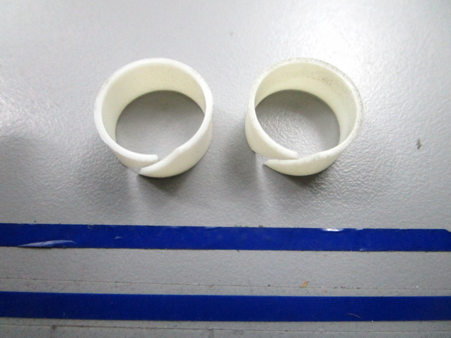 *NEW OEM* (LOT OF 2) 0810 OMC Johnson Evinrude Bushing 323757 0323757