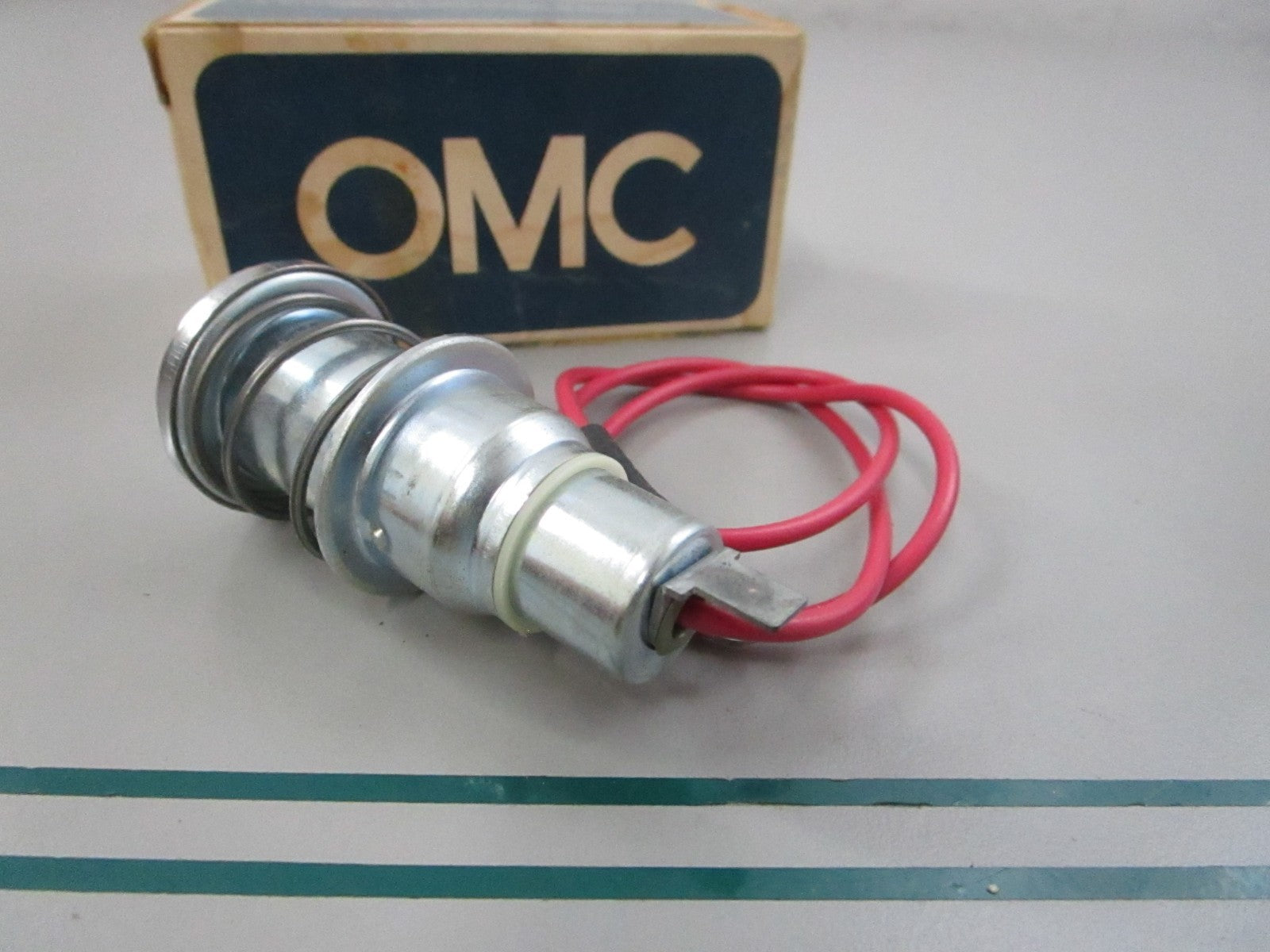 NEW OEM 379228 0379228 OMC Johnson Evinrude Temperature Light 0810