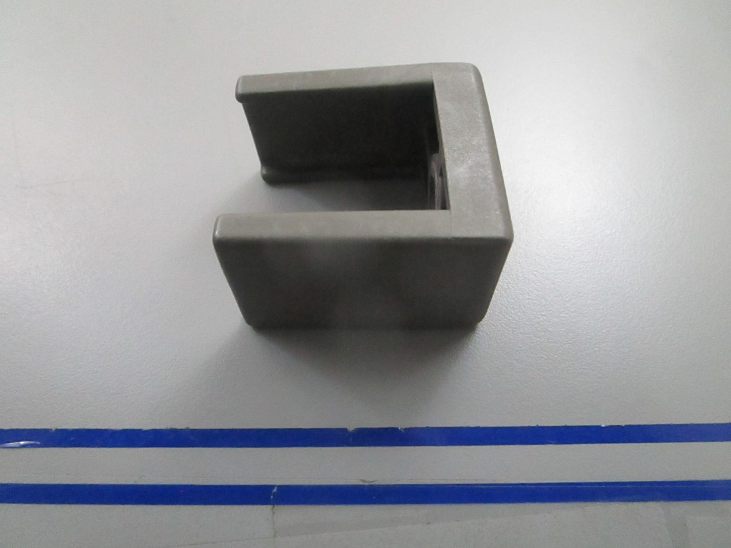 *NEW OEM* 0810 OMC Johnson Evinrude Filler Block 327482 0327482