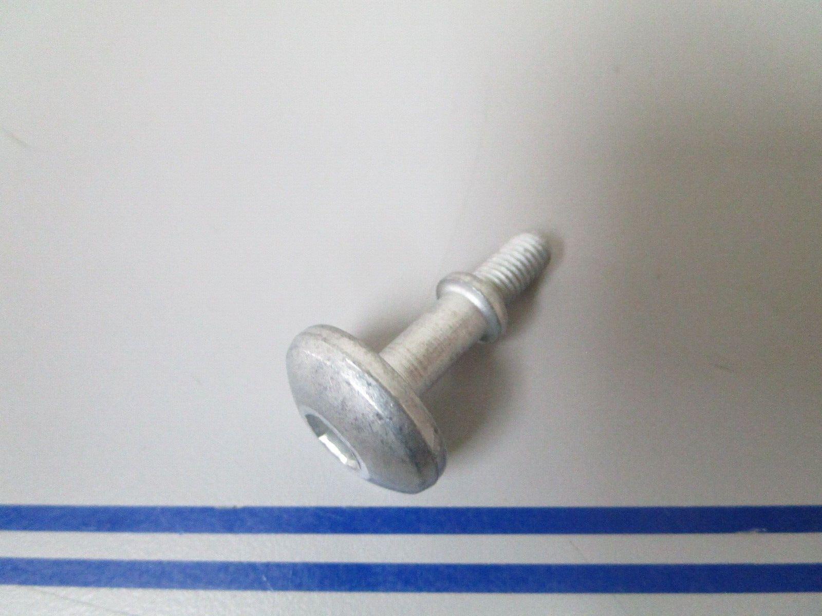 *NEW OEM* 0770 BMW Bolt 11141464235