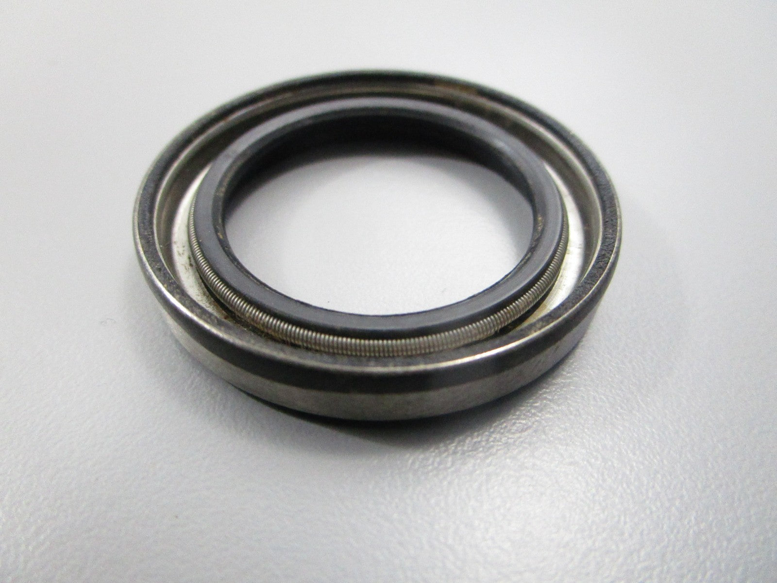 NEW OEM 320862 0320862 OMC Johnson Evinrude Seal 0810
