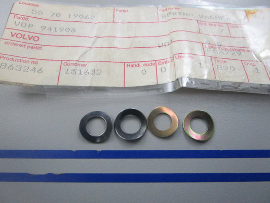 *NEW OEM* (LOT OF 4) 0810 Volvo Penta Spring Washer 941906