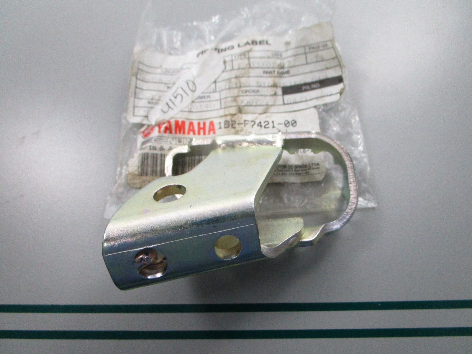 NEW OEM 1B2-F7421-00-00 Yamaha Footrest 0810