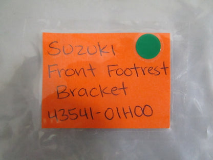 NEW OEM 43541-01H00 Suzuki Front Footrest Bracket 0820