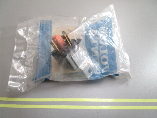 *NEW OEM* 0750 Volvo Penta RELAY 870670-7