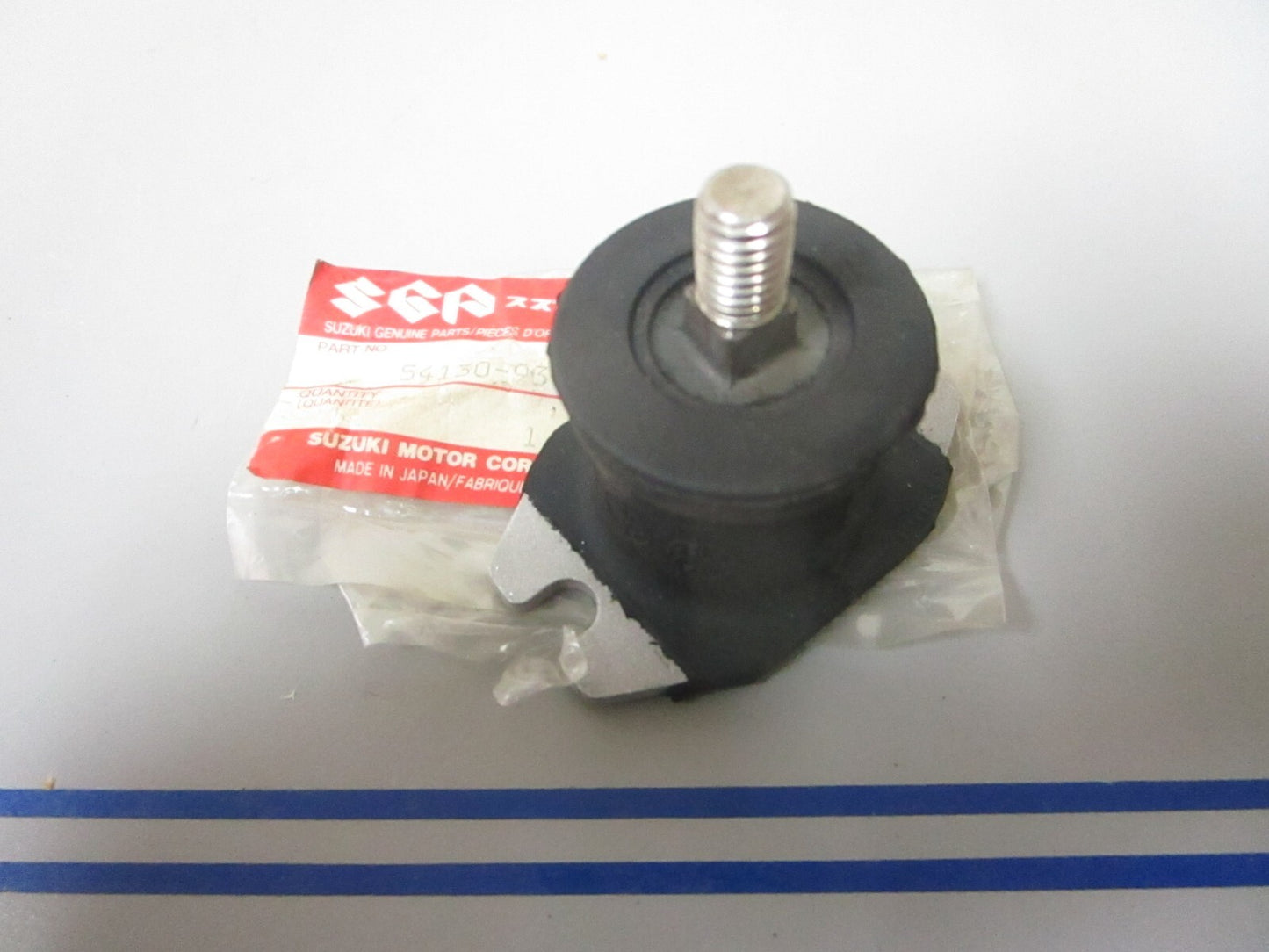 *NEW OEM* 0810 Suzuki Lower Mount 54130-93402