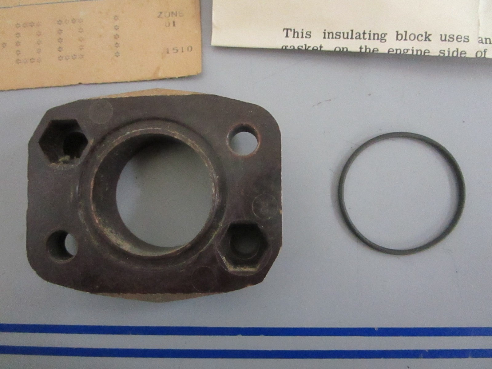 NEW OEM 386634 0386634 OMC Johnson Evinrude Black Insulator 0820